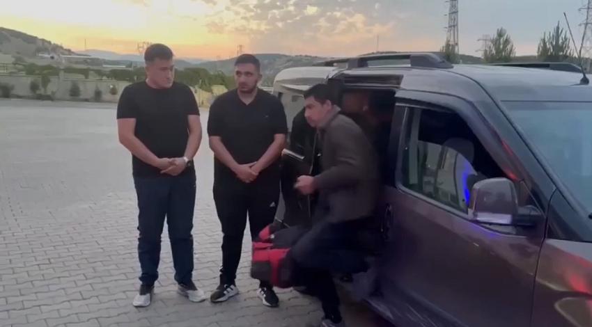 1 Araçta 14 Kaçak Göçmen Yakalandı