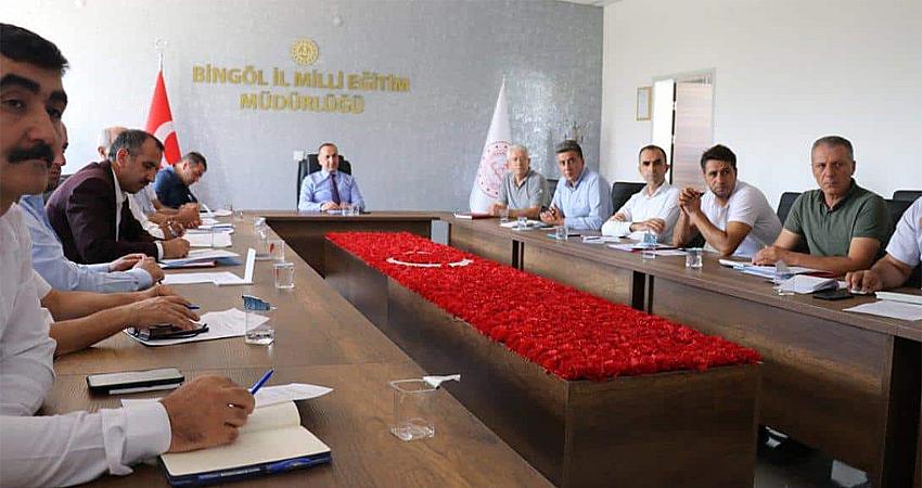 İLÇE MİLLİ EĞİTİM MÜDÜRLERİYLE DEĞERLENDİRME TOPLANTISI