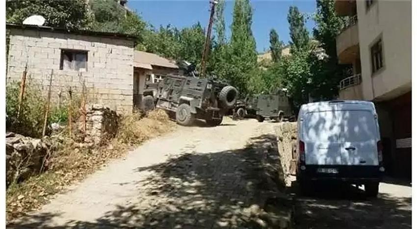 Uzun Namlulu Silahlarla Köy Tarandı